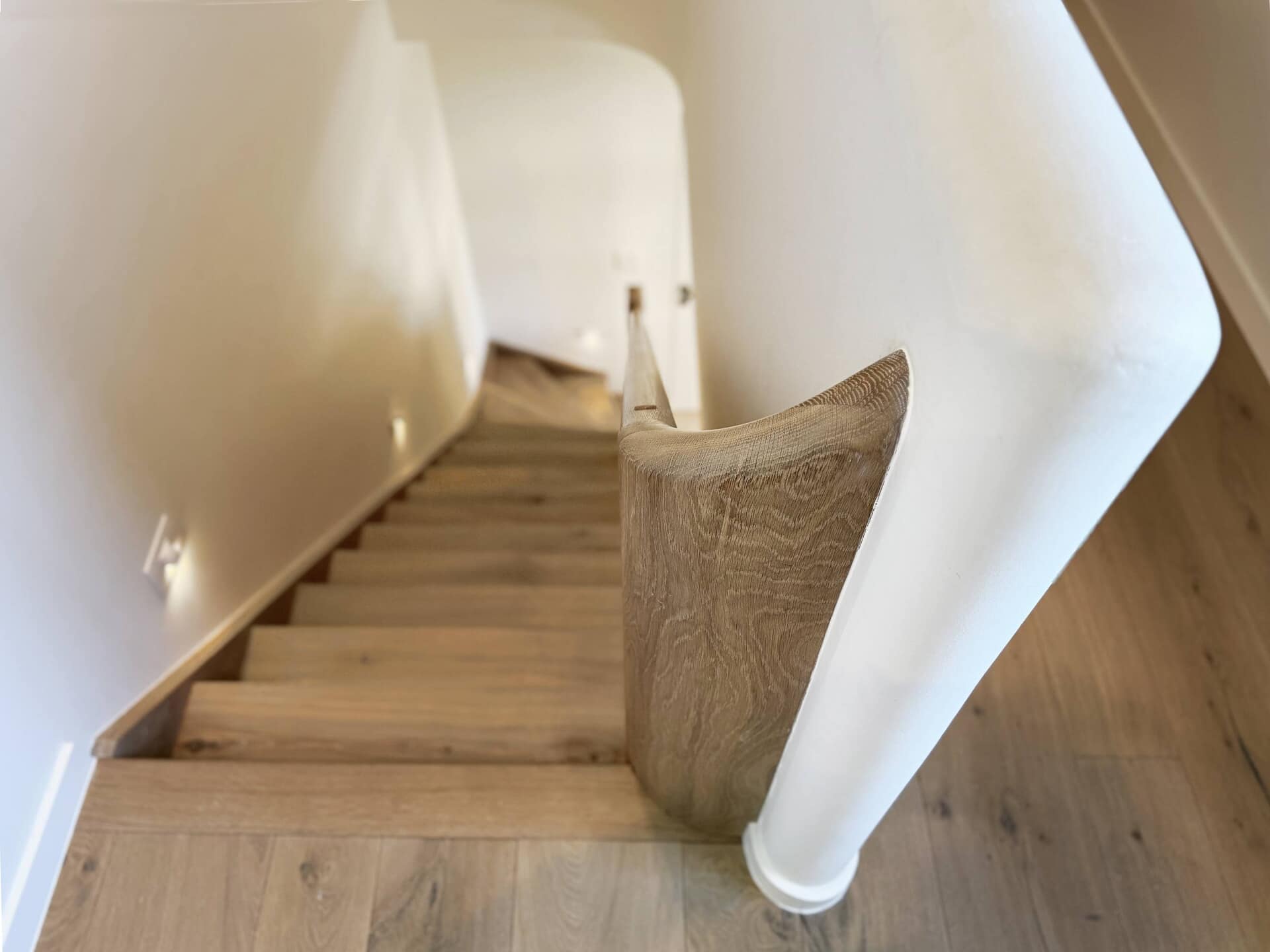 Gesloten houten trap